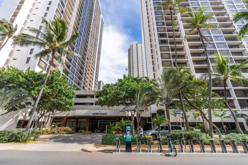 ホノルルWaikiki Banyan W-Ocean Views With Free Parking!アパートメント エクステリア 写真