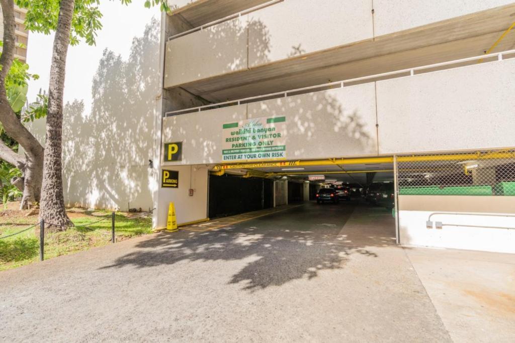 ホノルルWaikiki Banyan W-Ocean Views With Free Parking!アパートメント エクステリア 写真